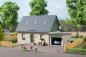 Preview: Auhagen 11454 Einfamilienhaus mit Garage H0