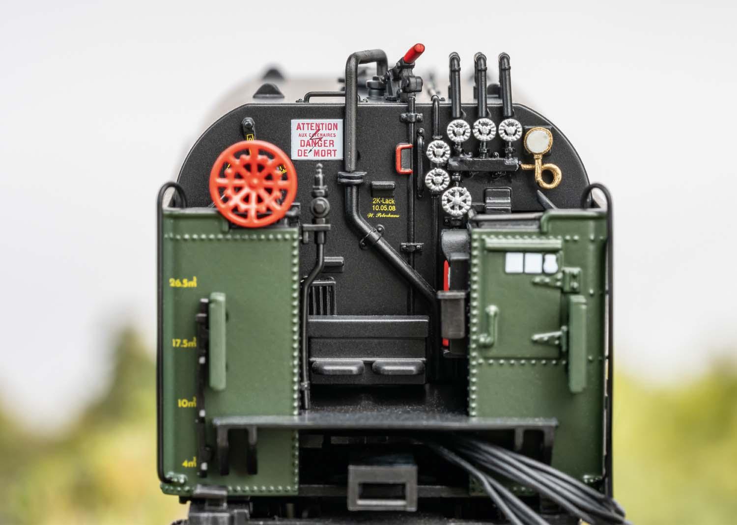 Trix H0 25141 Dampflok Serie 141-R SNCF