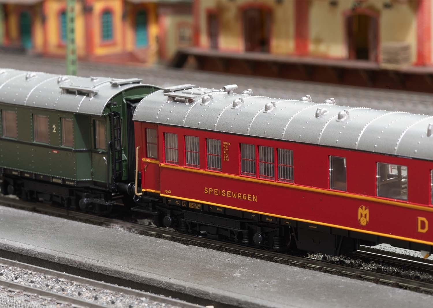 Märklin 42530 Schnellzug-Speisewagen WR4ü(e) DB