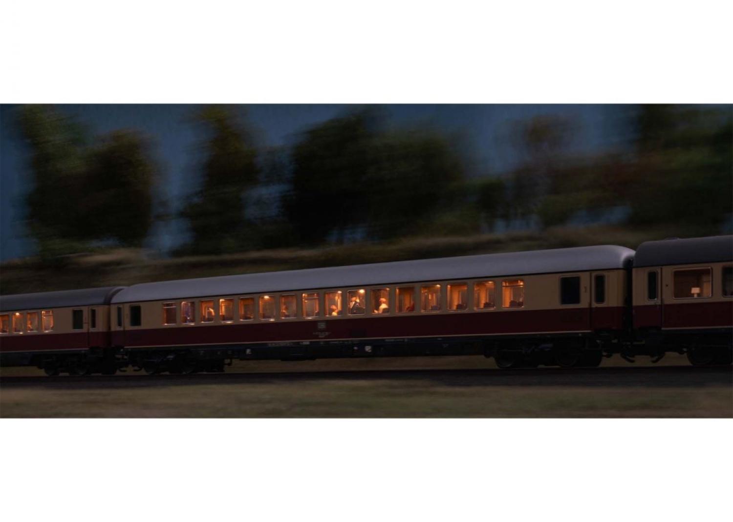 Märklin 43886 Schnellzugwagen (LED/Schaffner)