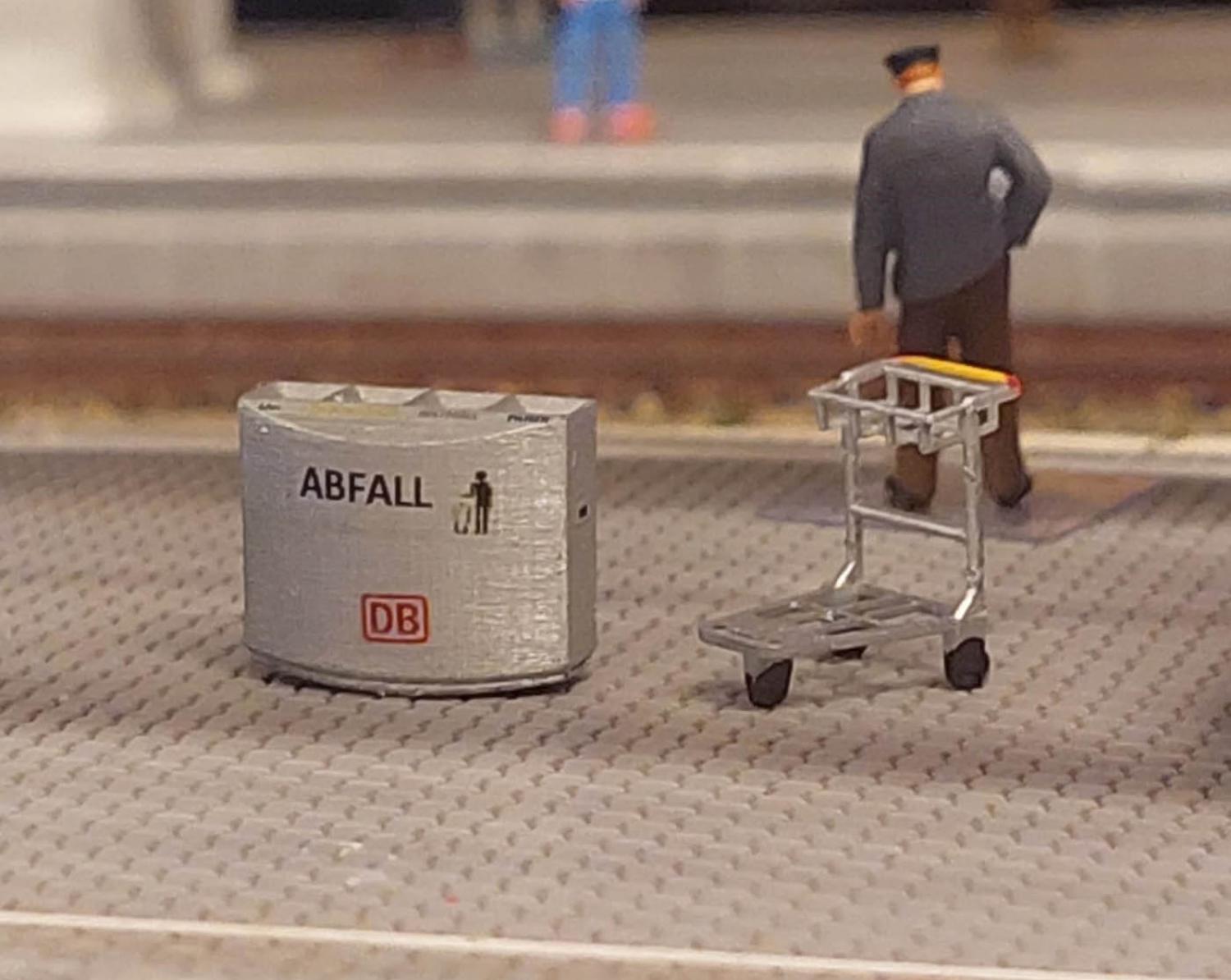 653001 H0 Bahnsteig-Ausschmückung #1