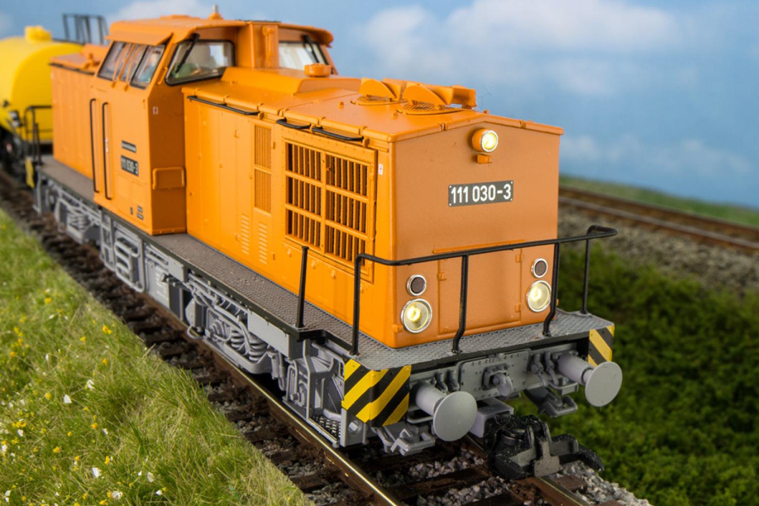 ESU 31763 Diesellok V100 DR, AC/DC, Rauch/Kuppl.