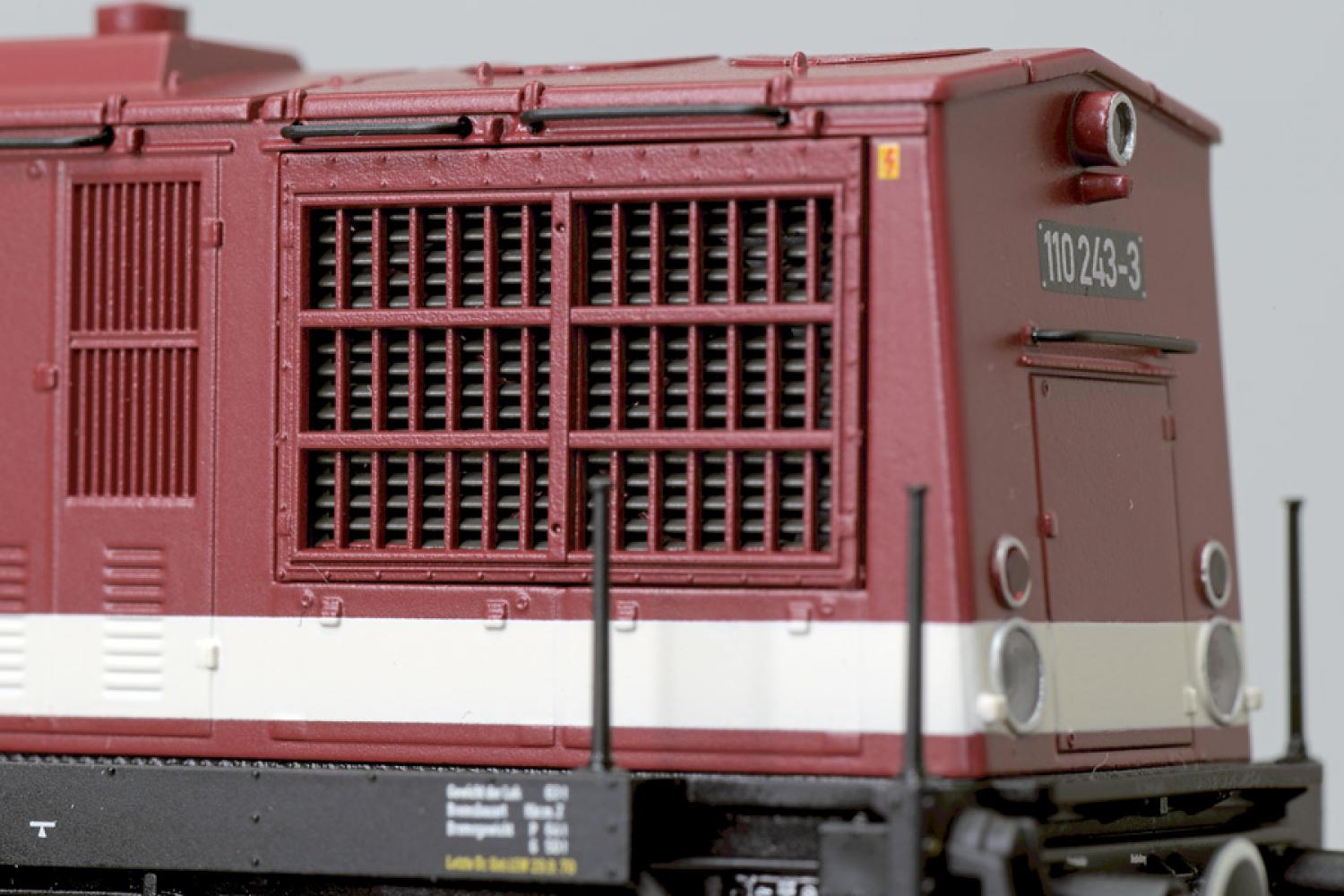 ESU 31761 Diesellok V100 DR, AC/DC, Rauch/Kuppl.