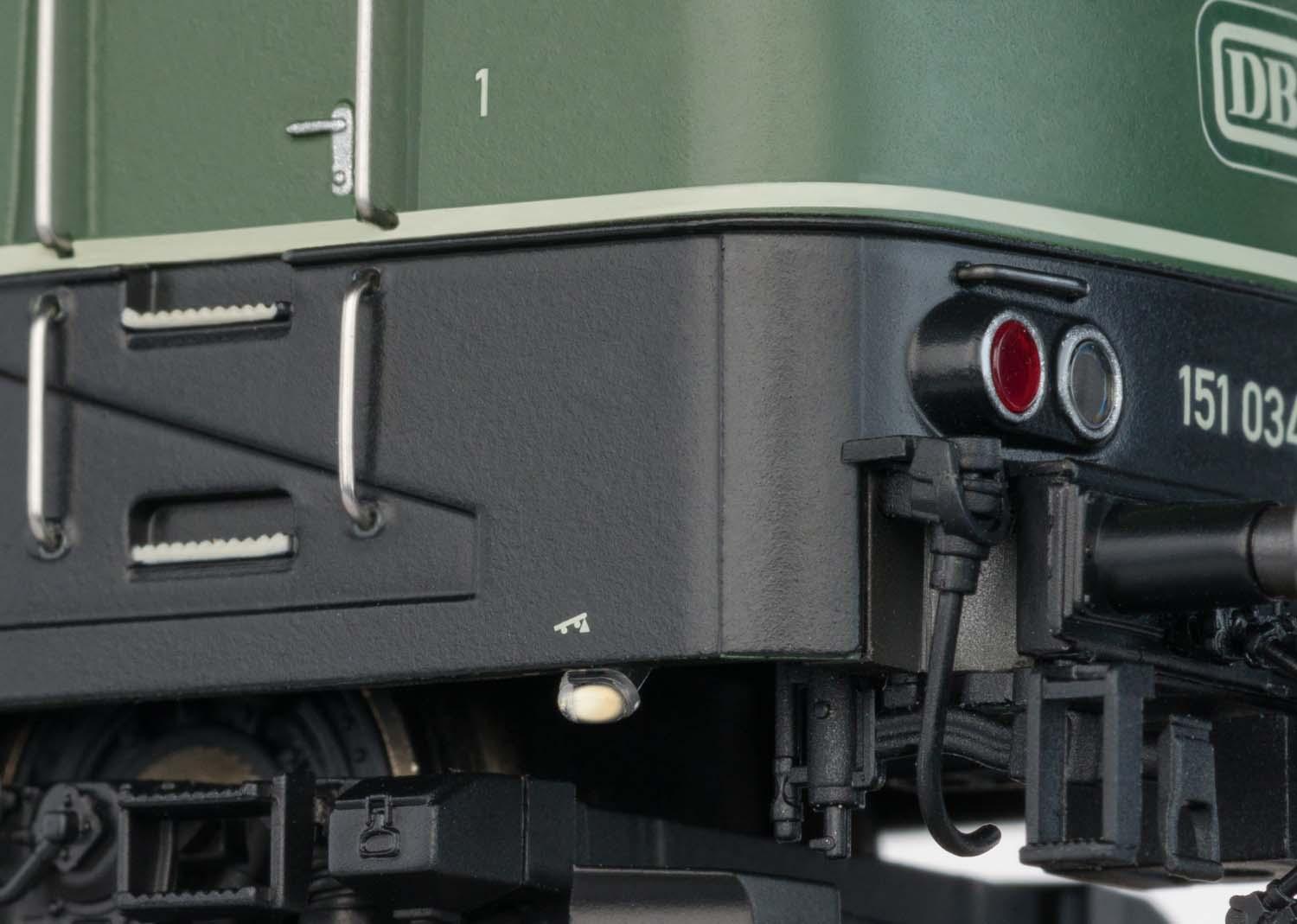 Trix 25651 E-Lok BR 151 DB