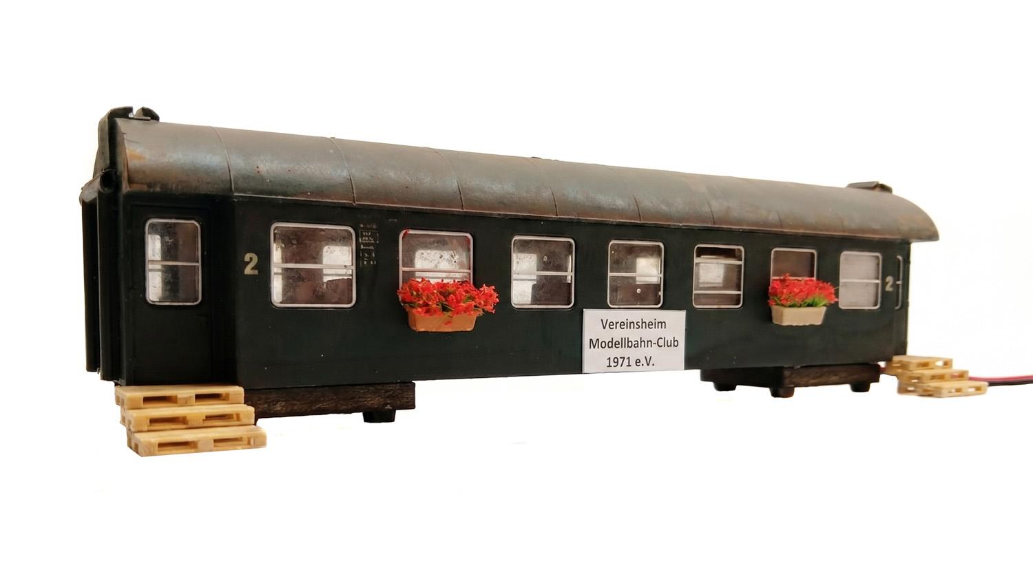 LB-MC999 Umbauwagen als Vereinsheim (H0)
