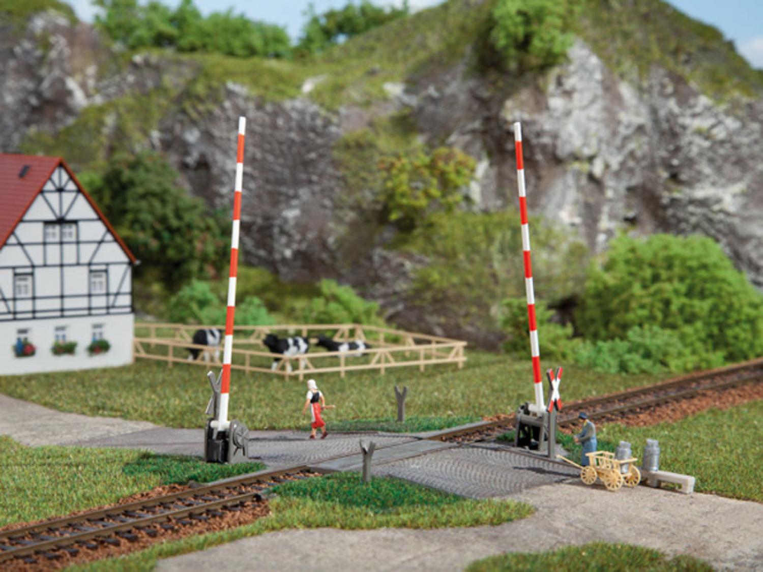Auhagen 41604 Beschrankter Bahnübergang   H0