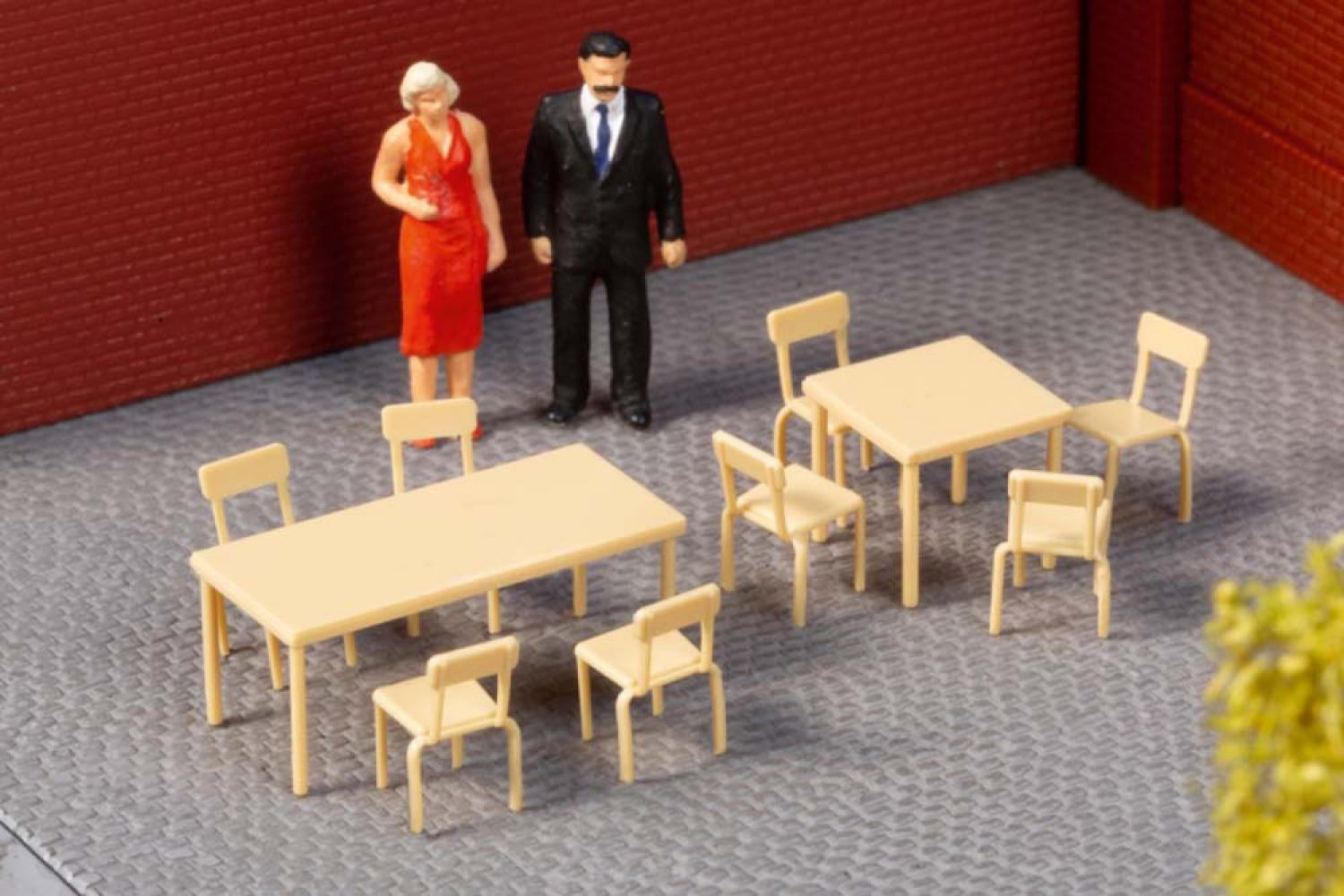 Auhagen 41671 Tische, Stühle H0