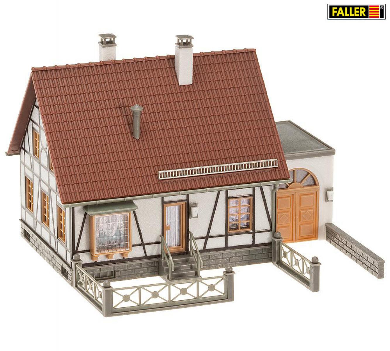 Faller 130215 Fachwerkhaus mit Garage