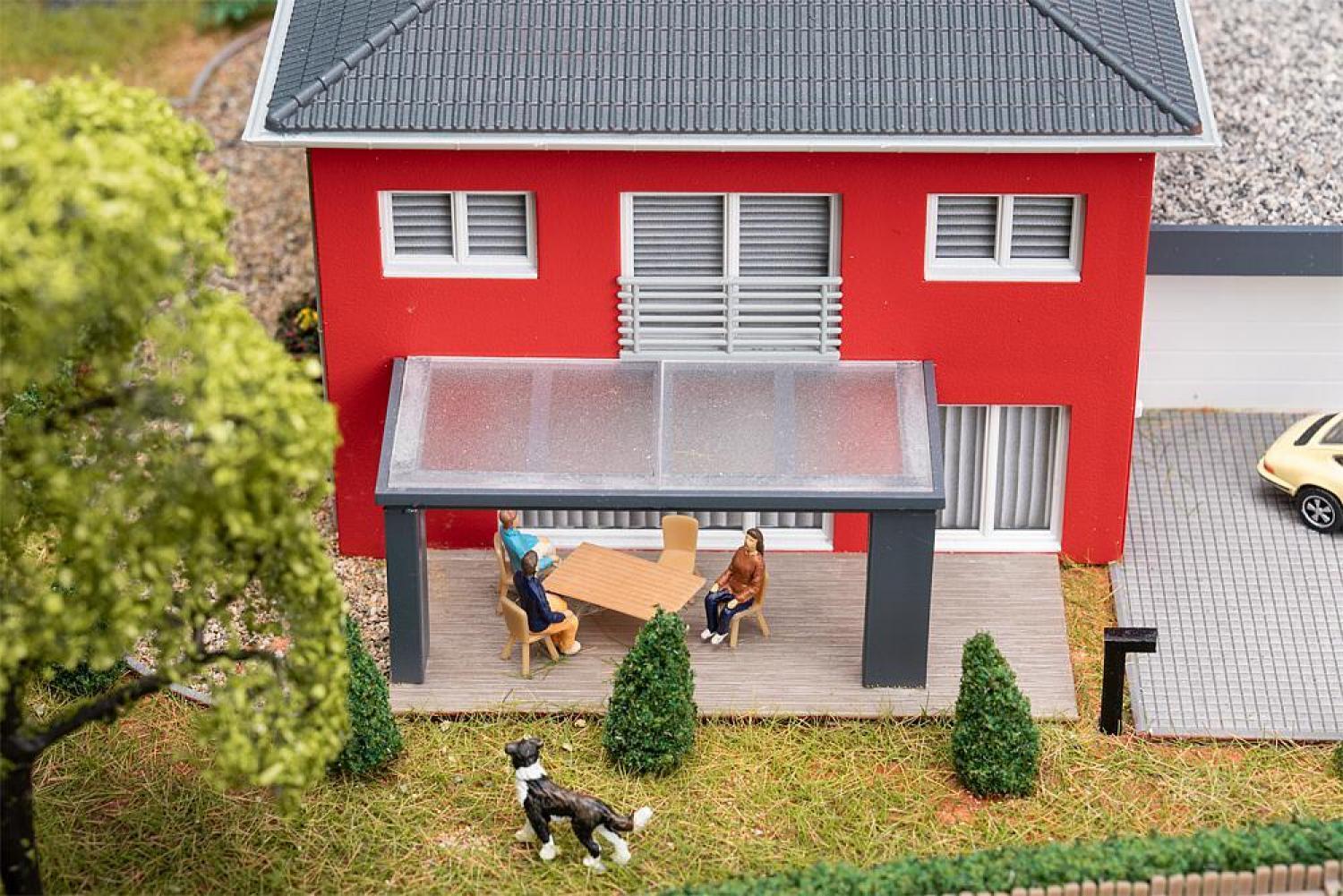 Faller 130743 H0 WeberHaus CityLife, rot
