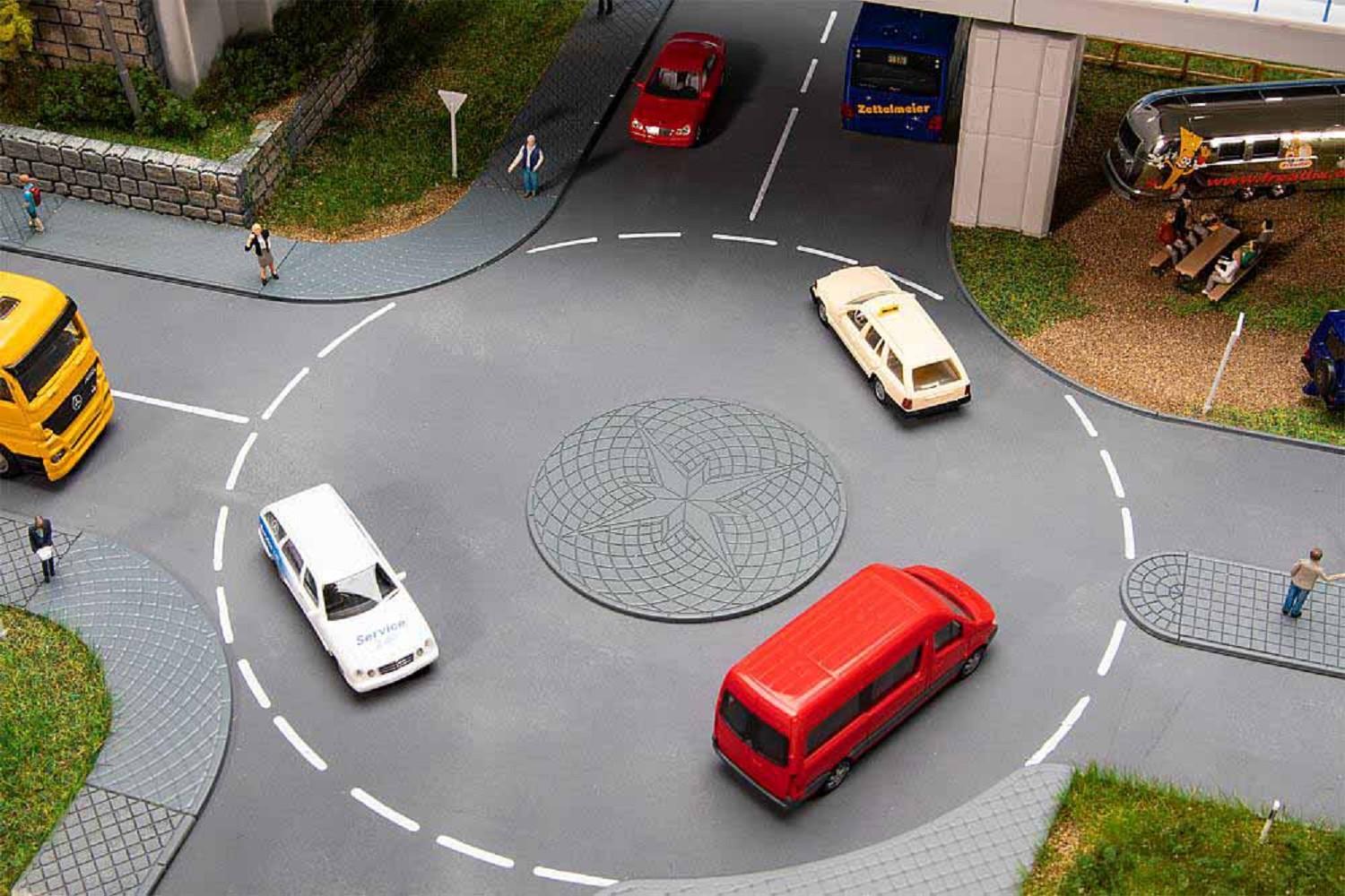 FALLER 180277 (H0) Mini-Kreisverkehr und Verkehr