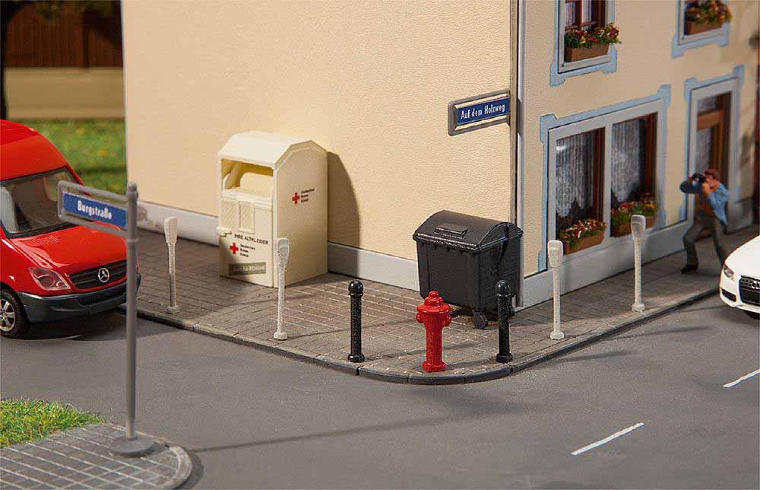 FALLER 180450 Straßenschilder mit Zubehör