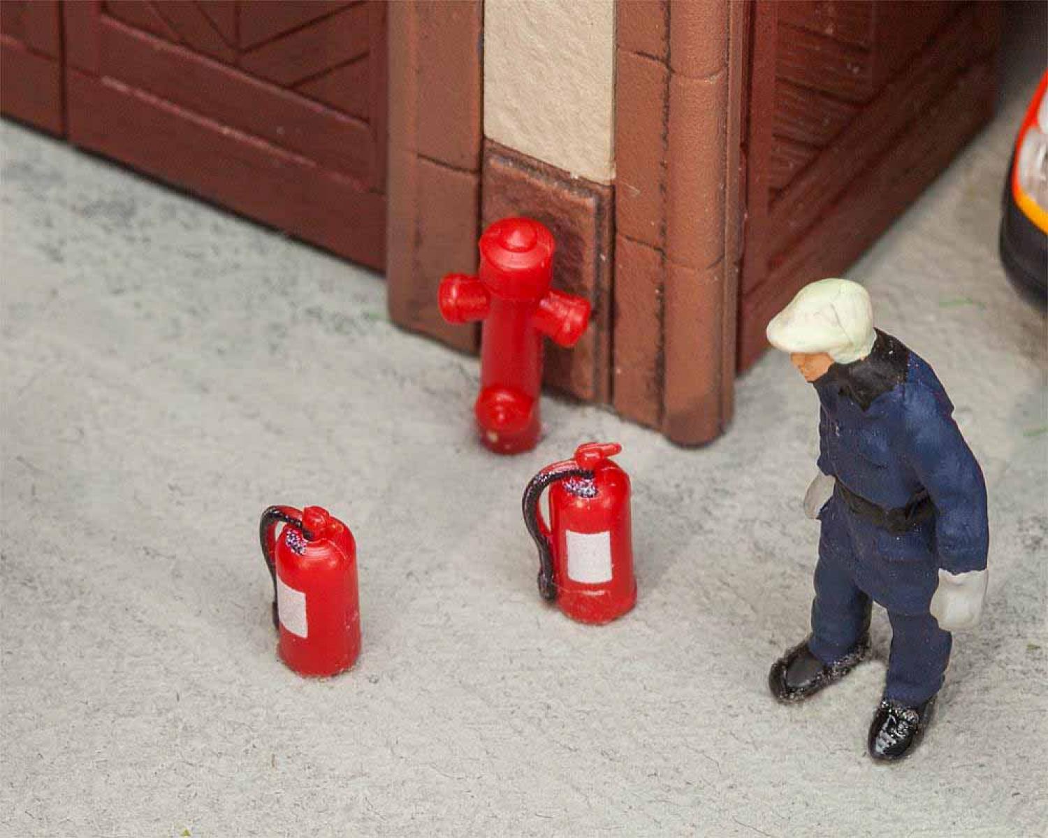 Faller 180950 6 Feuerlöscher und 2 Hydranten