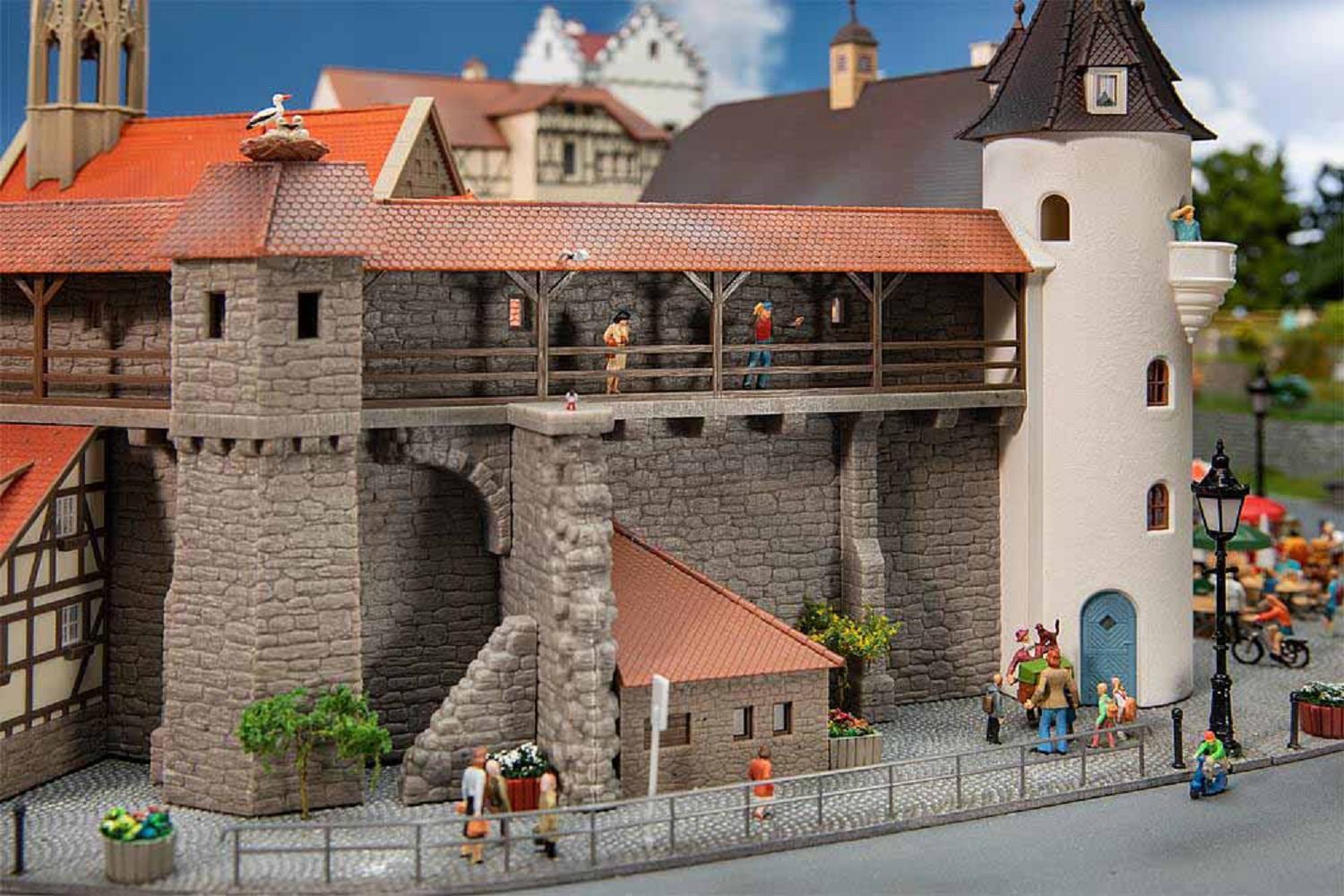 FALLER 191790 (H0) Altstadtmauer mit Anbau