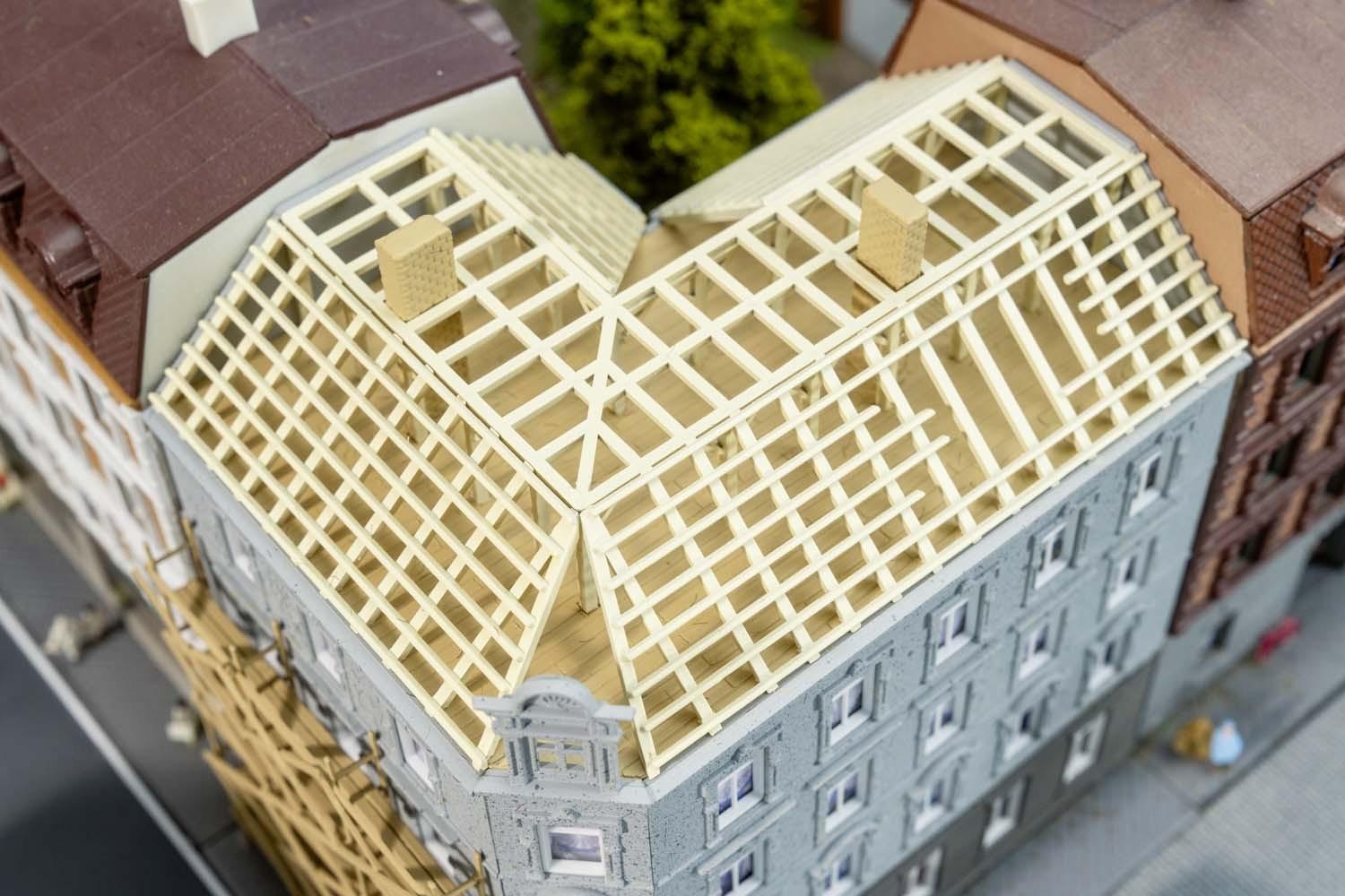 Faller 232166 N Stadteckhaus im Umbau