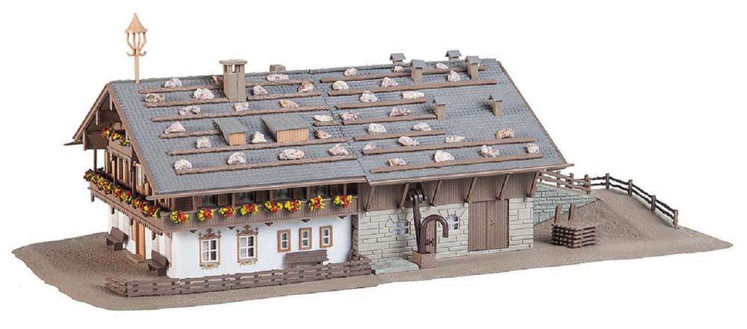 Faller 232199 Großer Alpenhof mit Scheune