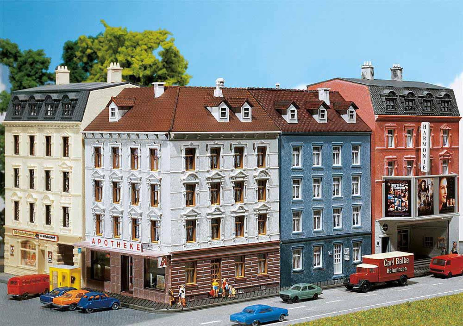 Faller 232262 Eckhaus mit Nebengebäude
