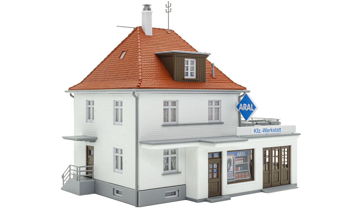 Kibri 38202 H0 Wohnhaus mit Werkstatt
