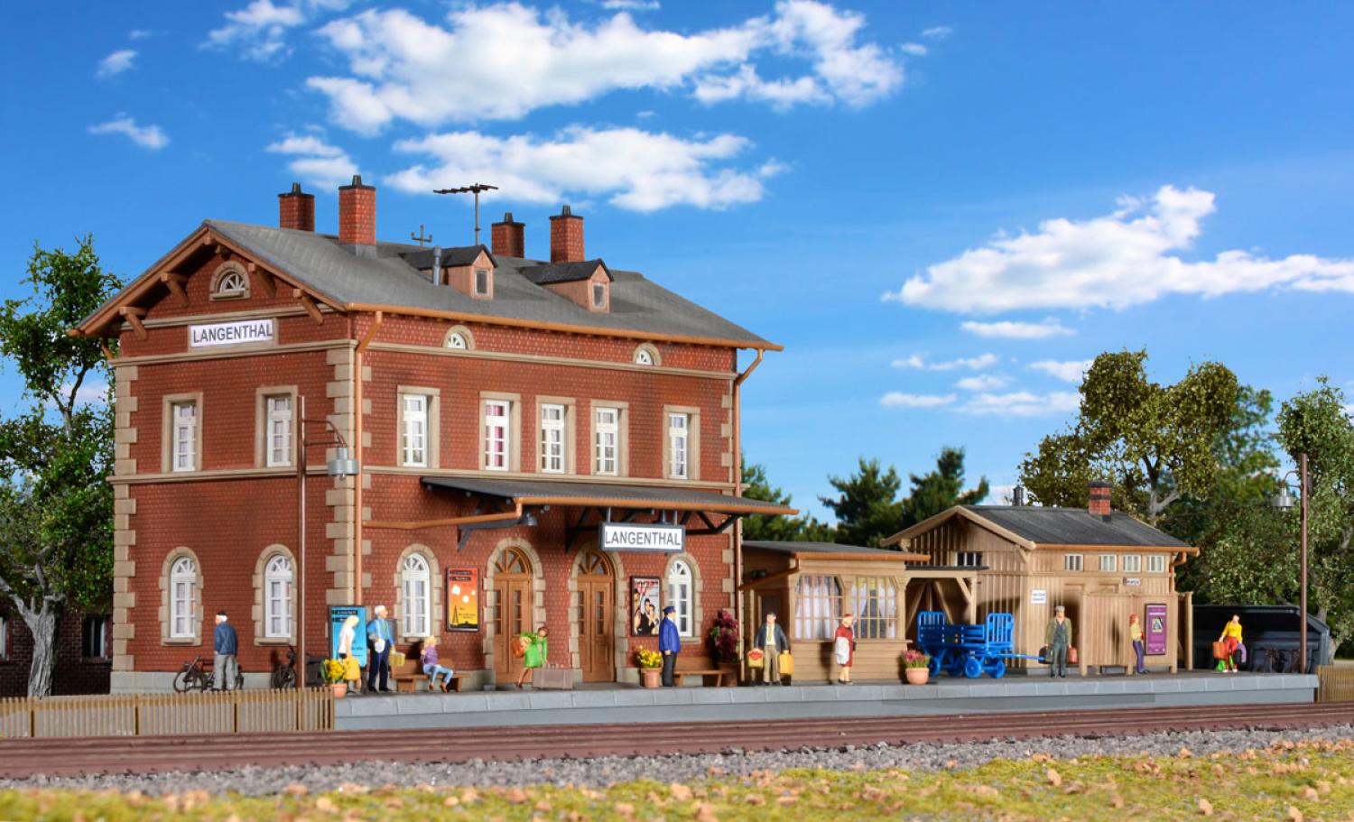 Kibri 39504 Ho Bahnhof Langenthal mit Neb