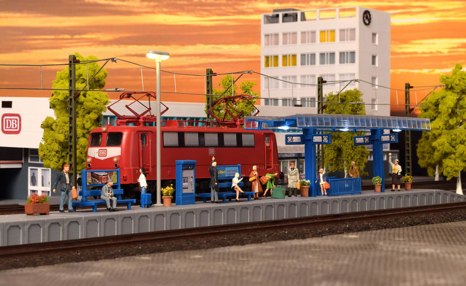 Kibri 39557 H0 Mod.Bahnsteig mit LED Bel.
