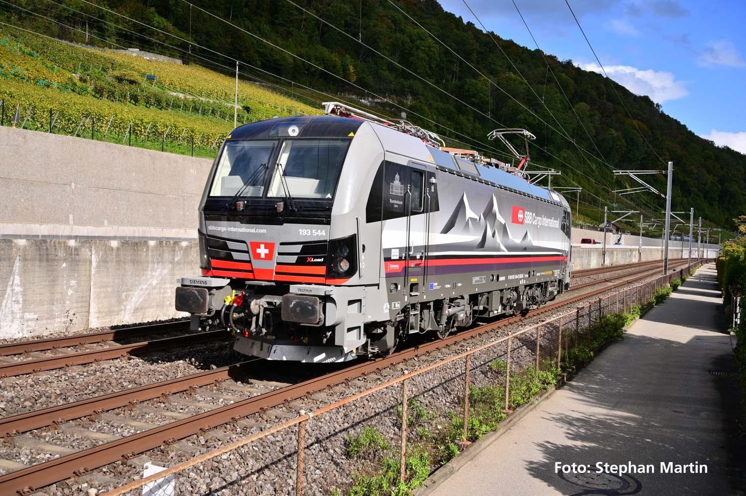 Piko 21755 E-Lok Vectron BH Bern SBB + DSS PluX22
