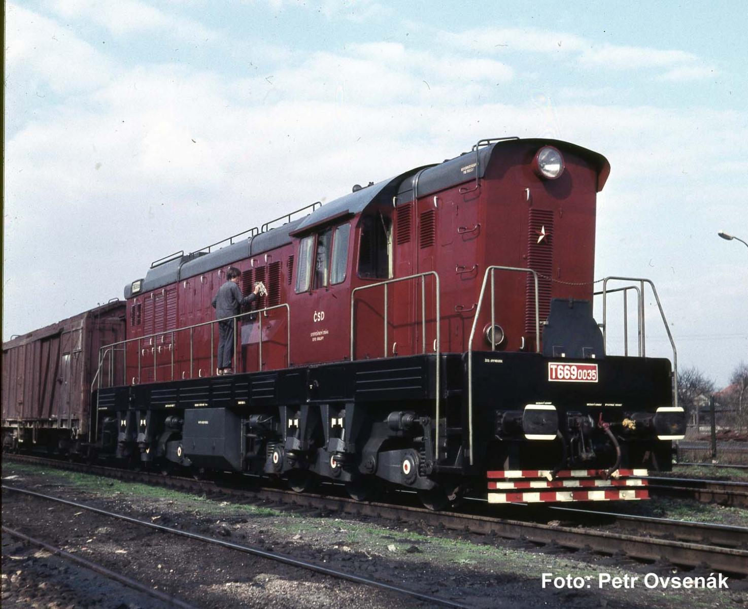 Piko 52146 Diesellok T 669 CSD IV + DSS PluX22