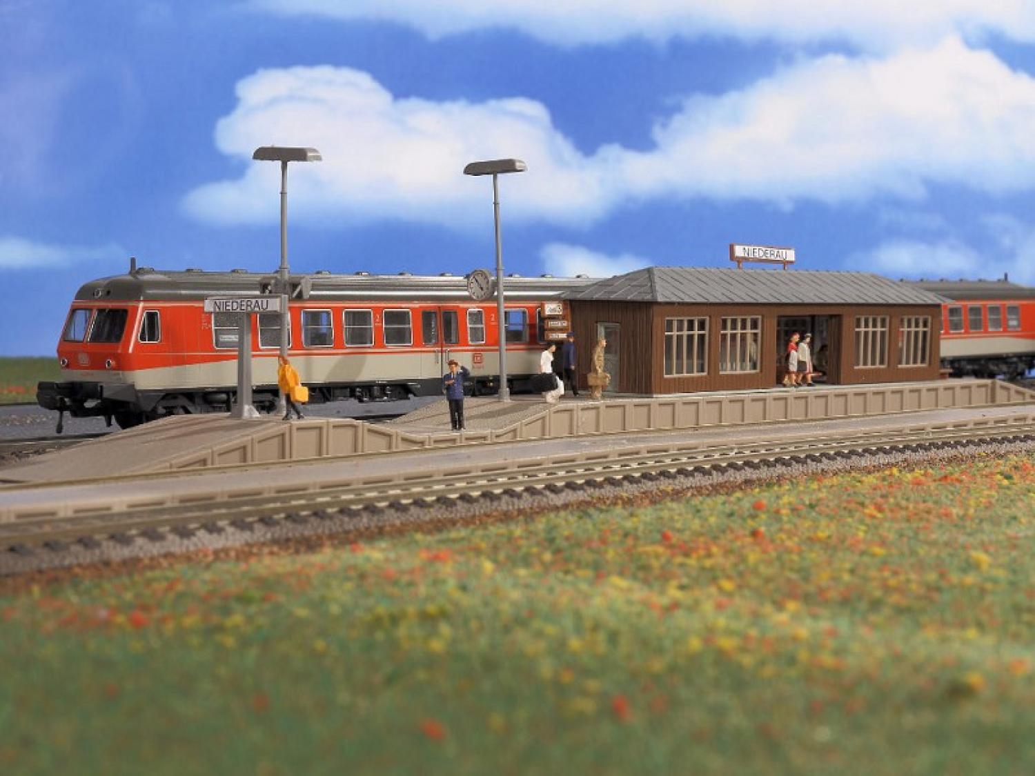 Vollmer 43549 H0 Bahnsteig Niederau (50x4,8x8,5cm)