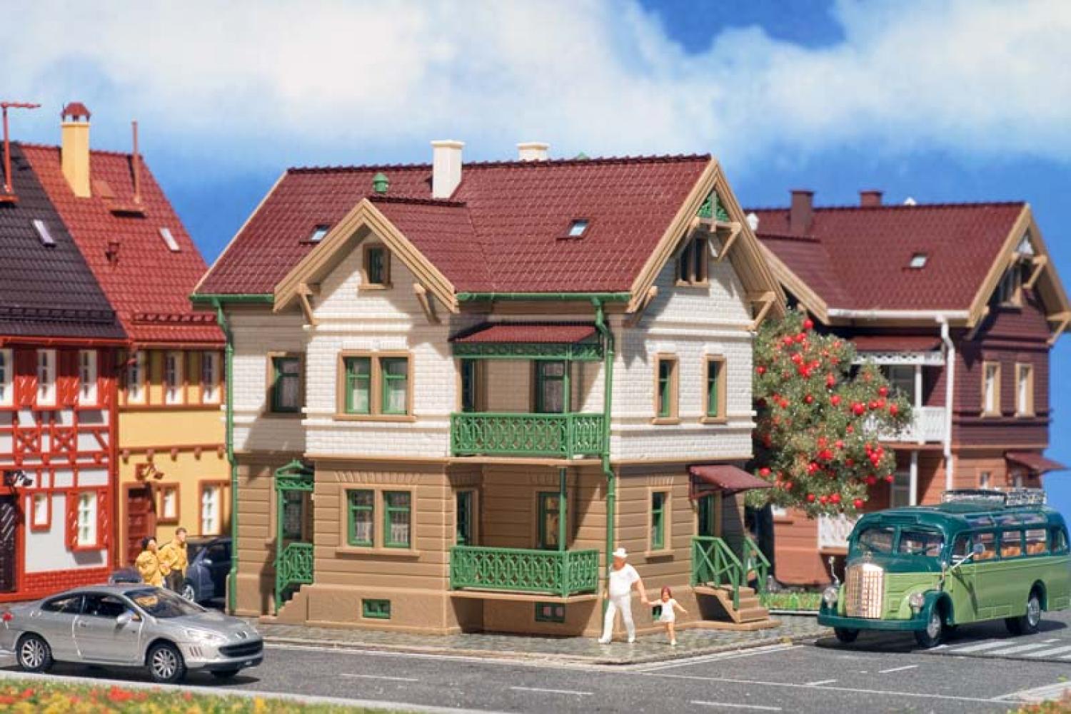 Vollmer 43639 H0 Wohnhaus, beige