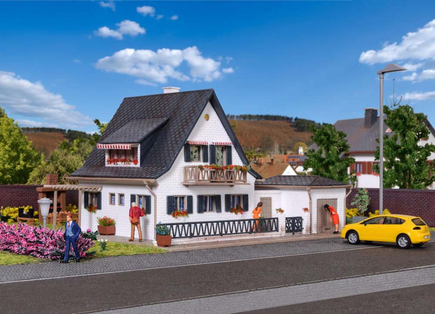 Vollmer 43718 H0 Wohnhaus mit Garage