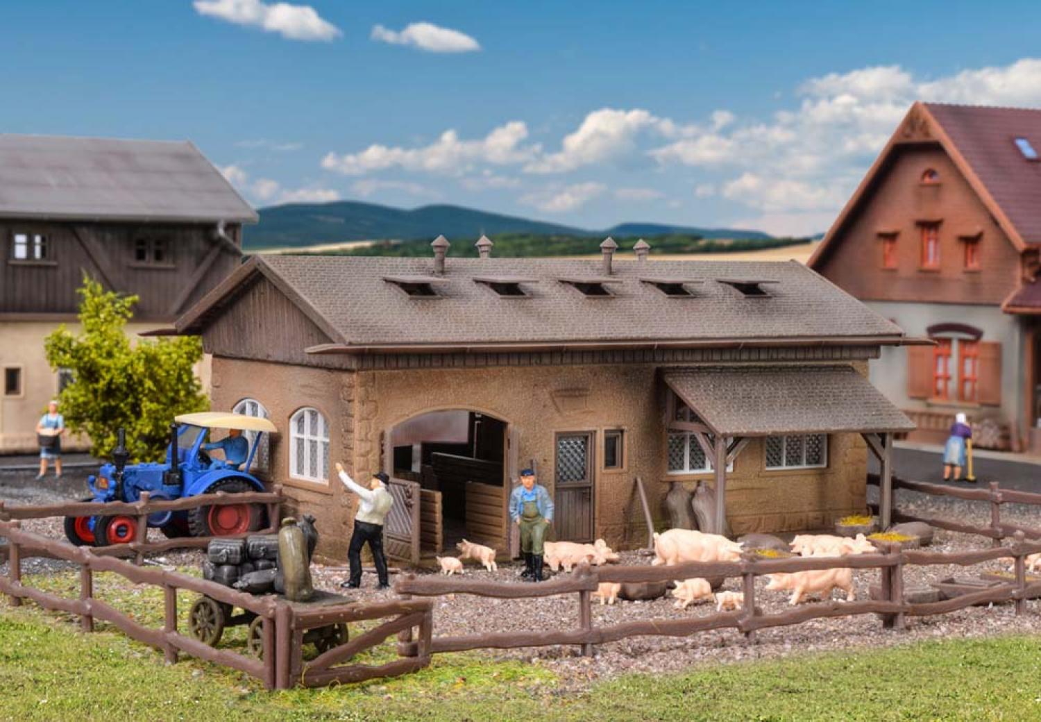 Vollmer 43740 H0 Schweinestall mit Schweine