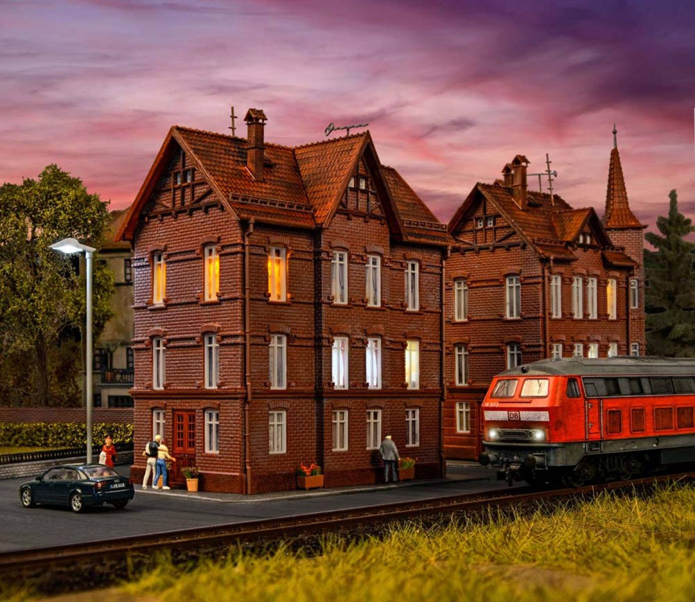 Vollmer 43806 H0 Eisenbahner-Haus m. First