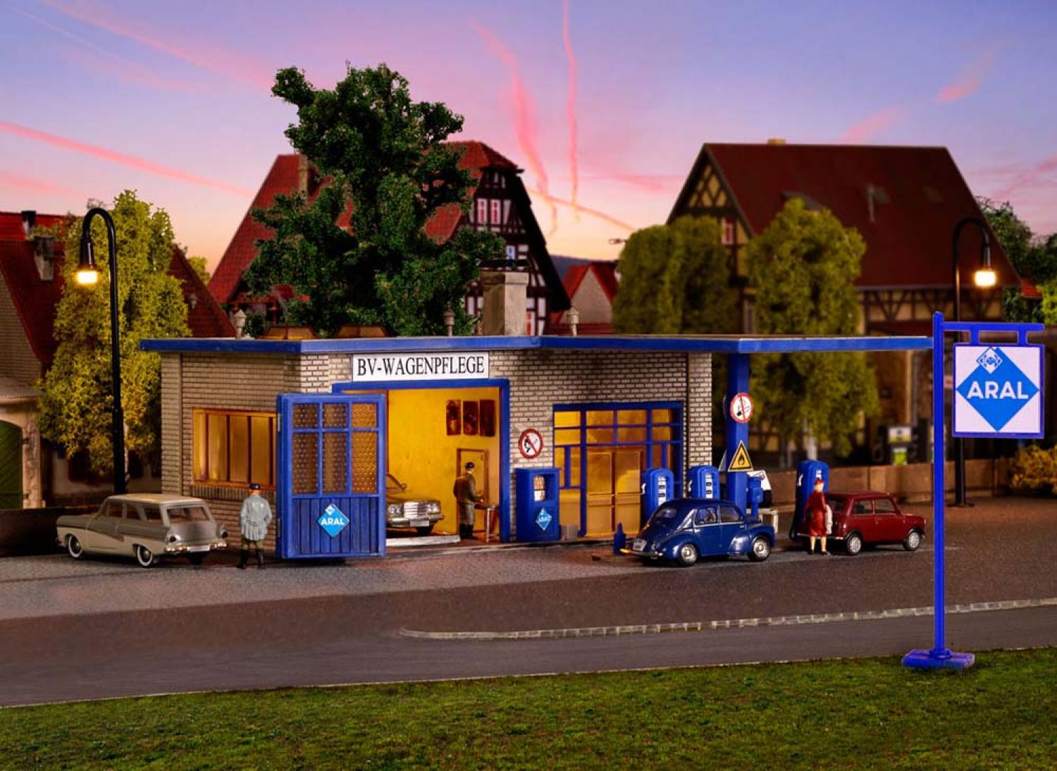 Vollmer 45156 H0 Aral-Tankstelle