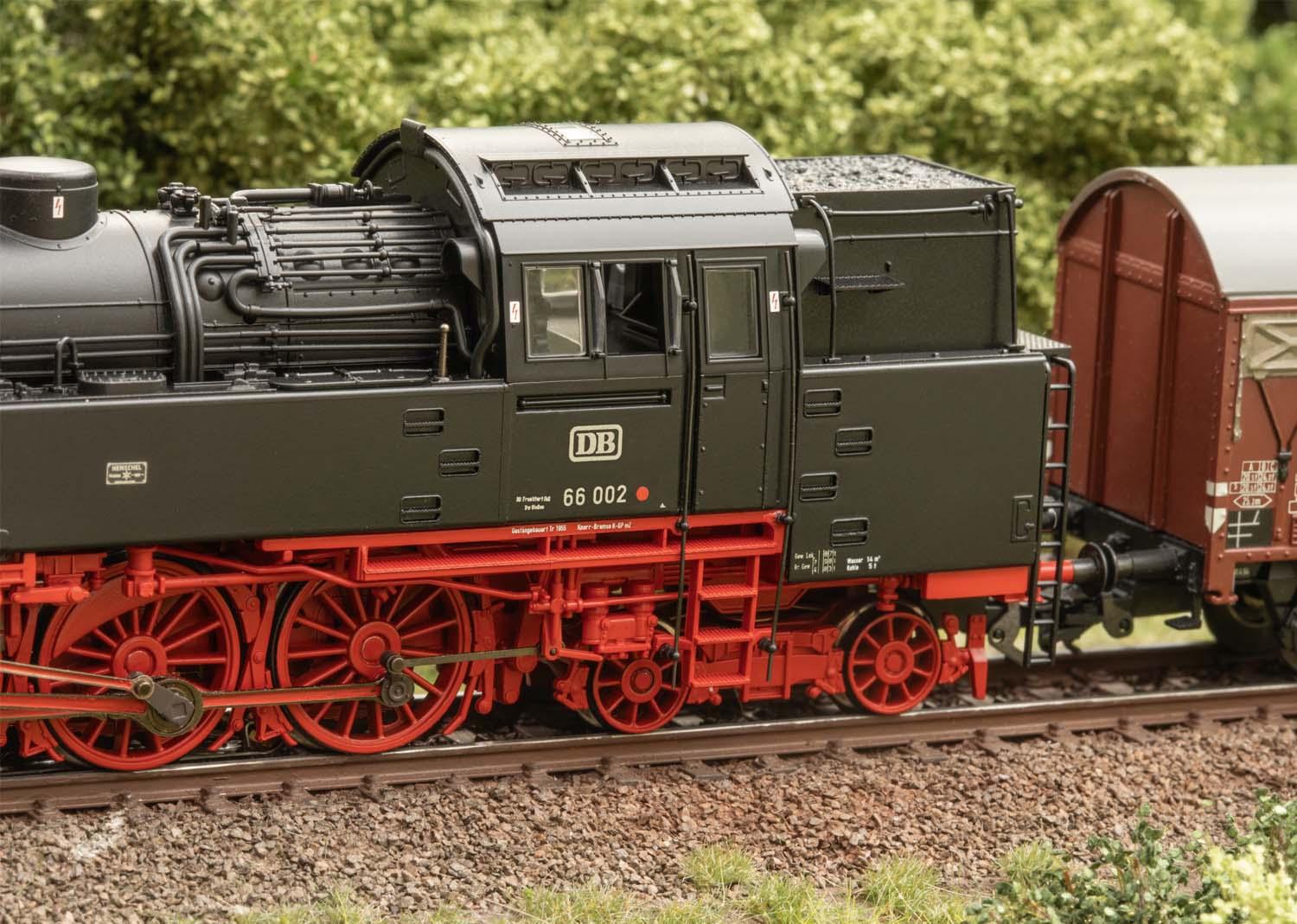 Märklin 39665 Dampflok 66 002 DB (Insider)