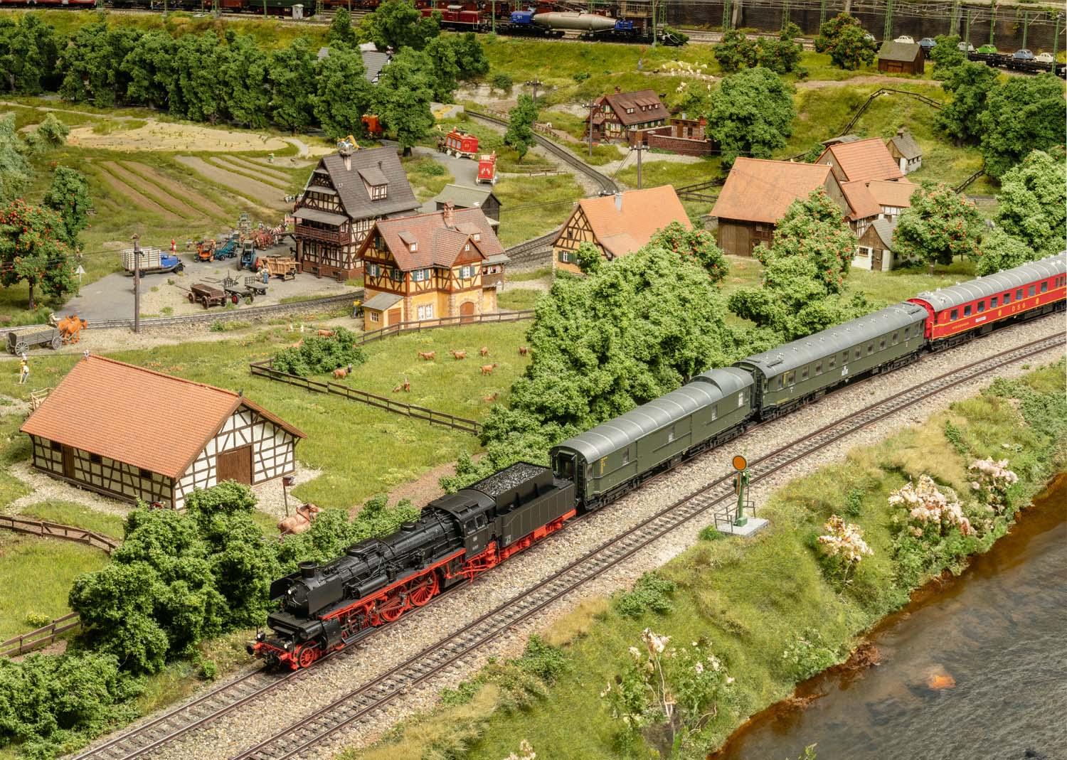 Märklin 38323 Dampflok 18 323 DB