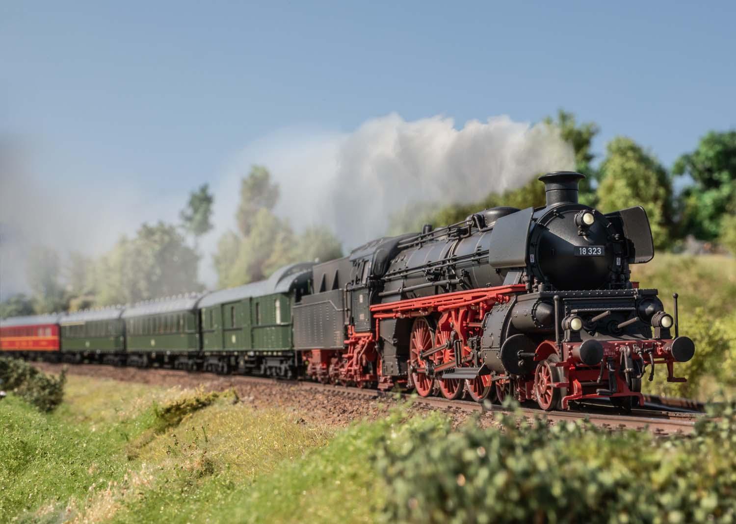 Märklin 38327 Dampflok 18 323 DB (gealtert)
