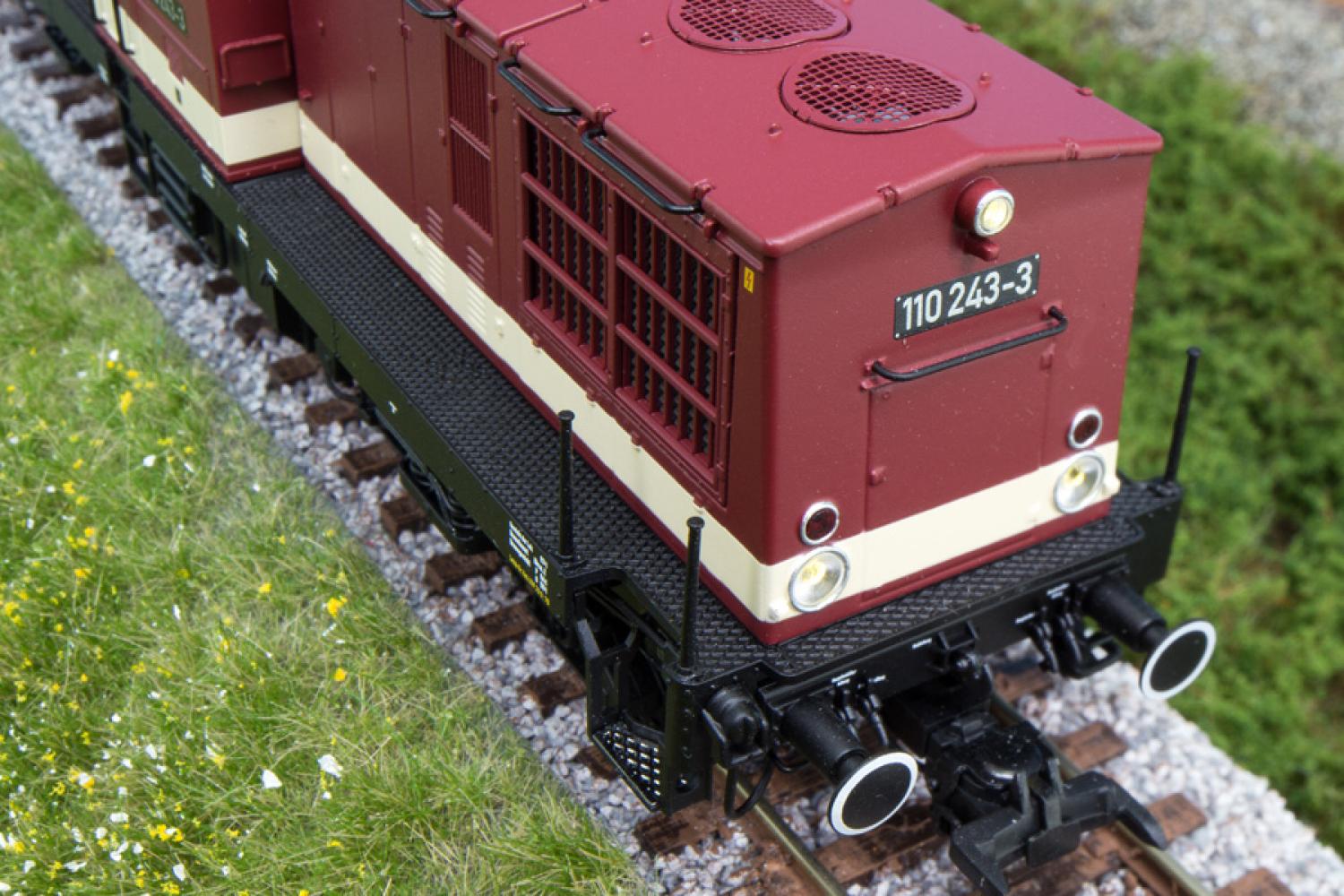 ESU 31761 Diesellok V100 DR, AC/DC, Rauch/Kuppl.