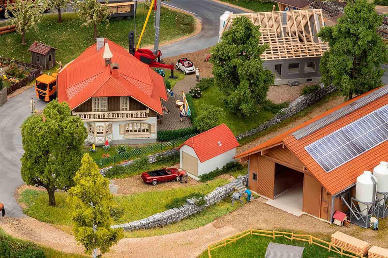 FALLER 130583 H0 Bauernhaus mit Stallund u.Garage