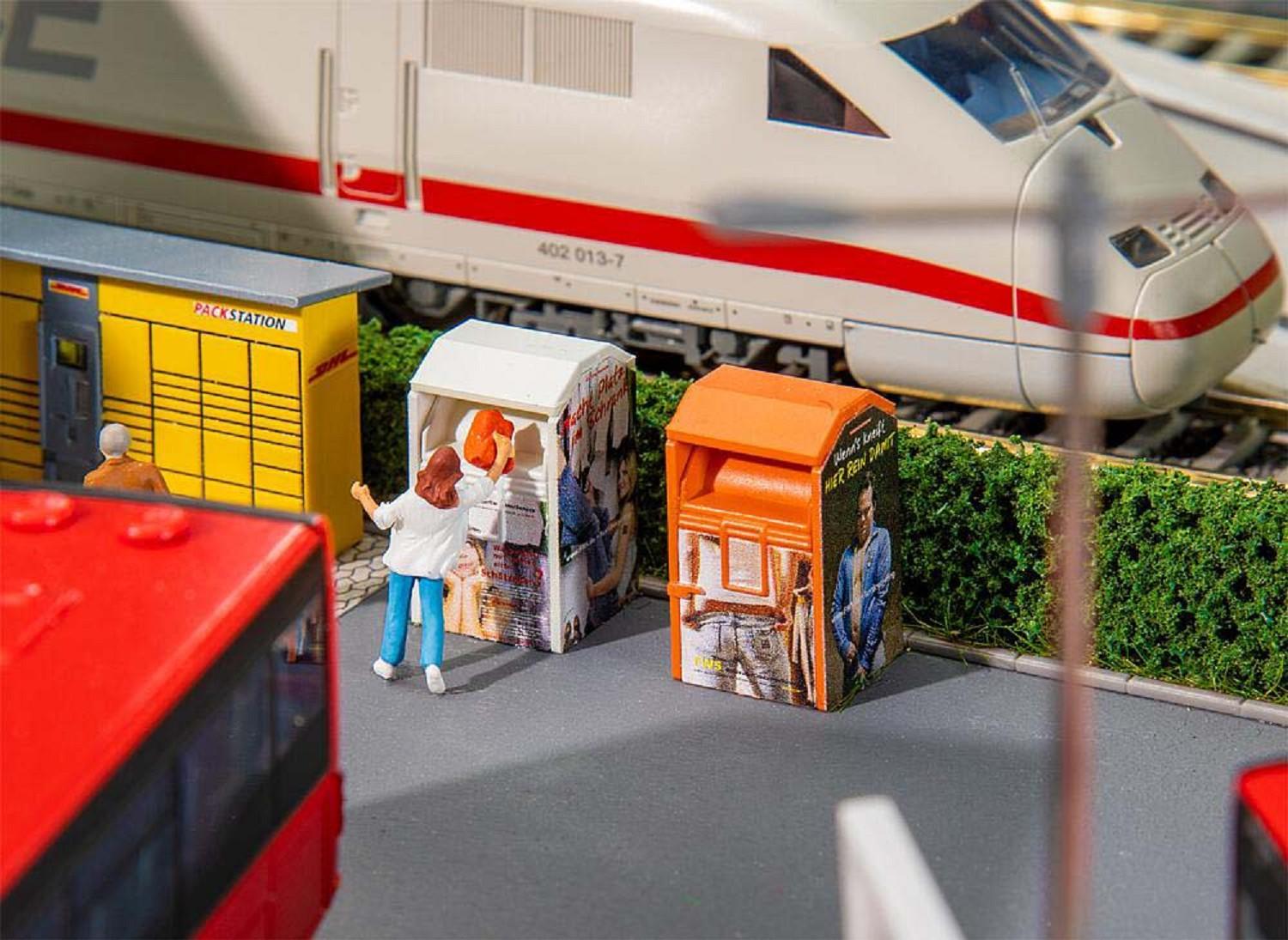 Faller 180341 4 Altkleidercontainer