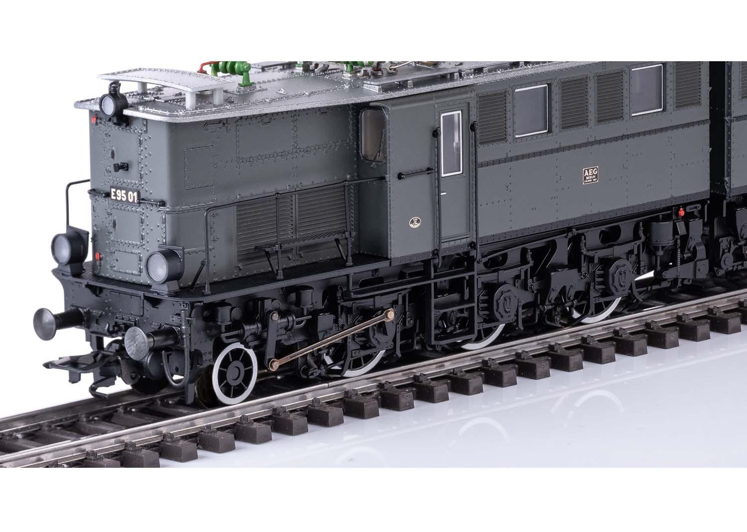 Trix H0 25950 Altbau E-Lok E95 DRG (Clubmodell)