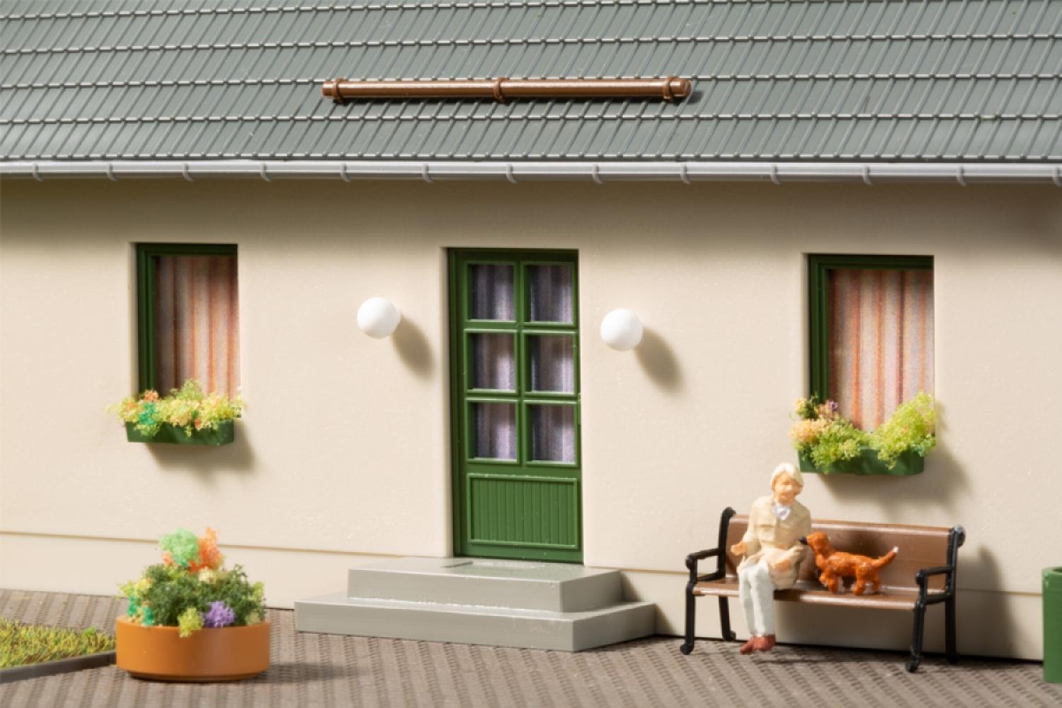 Auhagen 11454 Einfamilienhaus mit Garage H0
