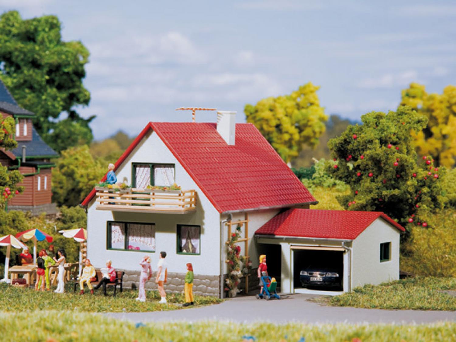 Auhagen 12222 Haus mit Garage  H0/TT