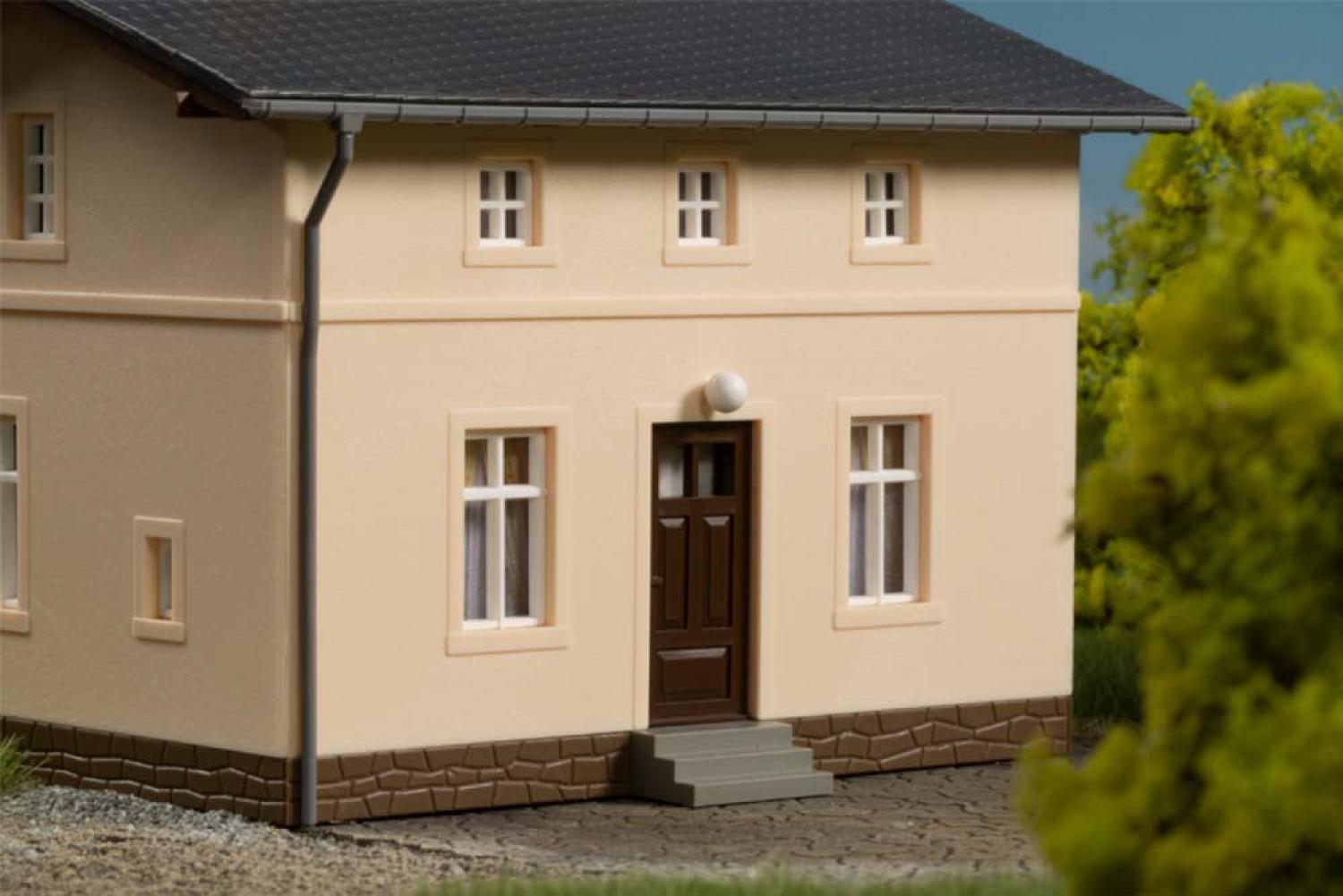 Auhagen 13347 Bahnwärterwohnhaus mit Nebengebäude TT
