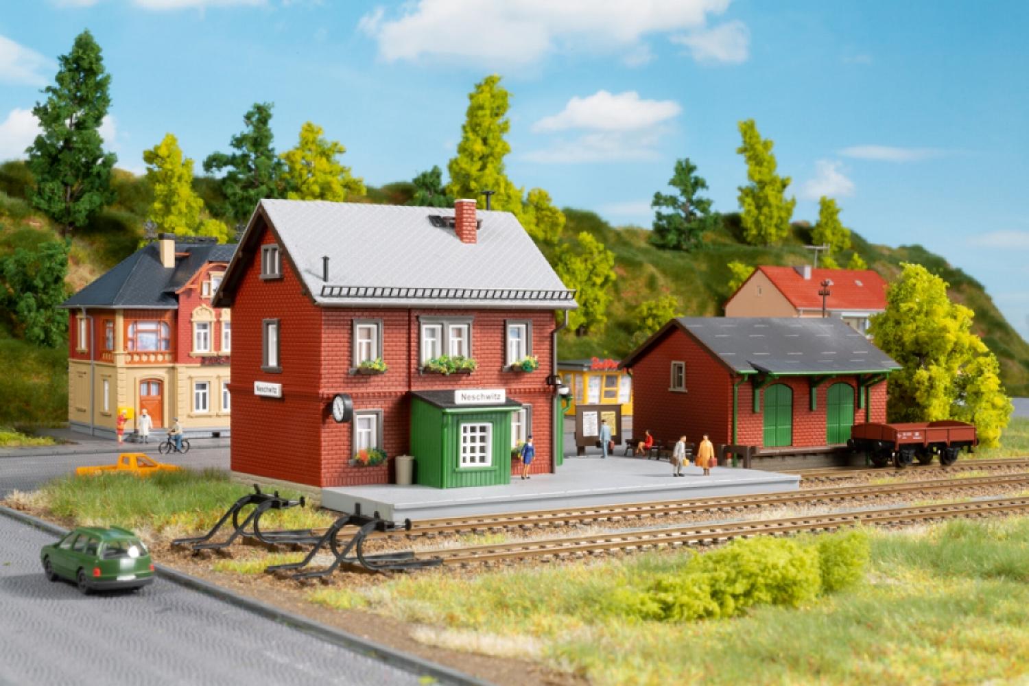 Auhagen 15307 Set Bahnhof Neschwitz TT