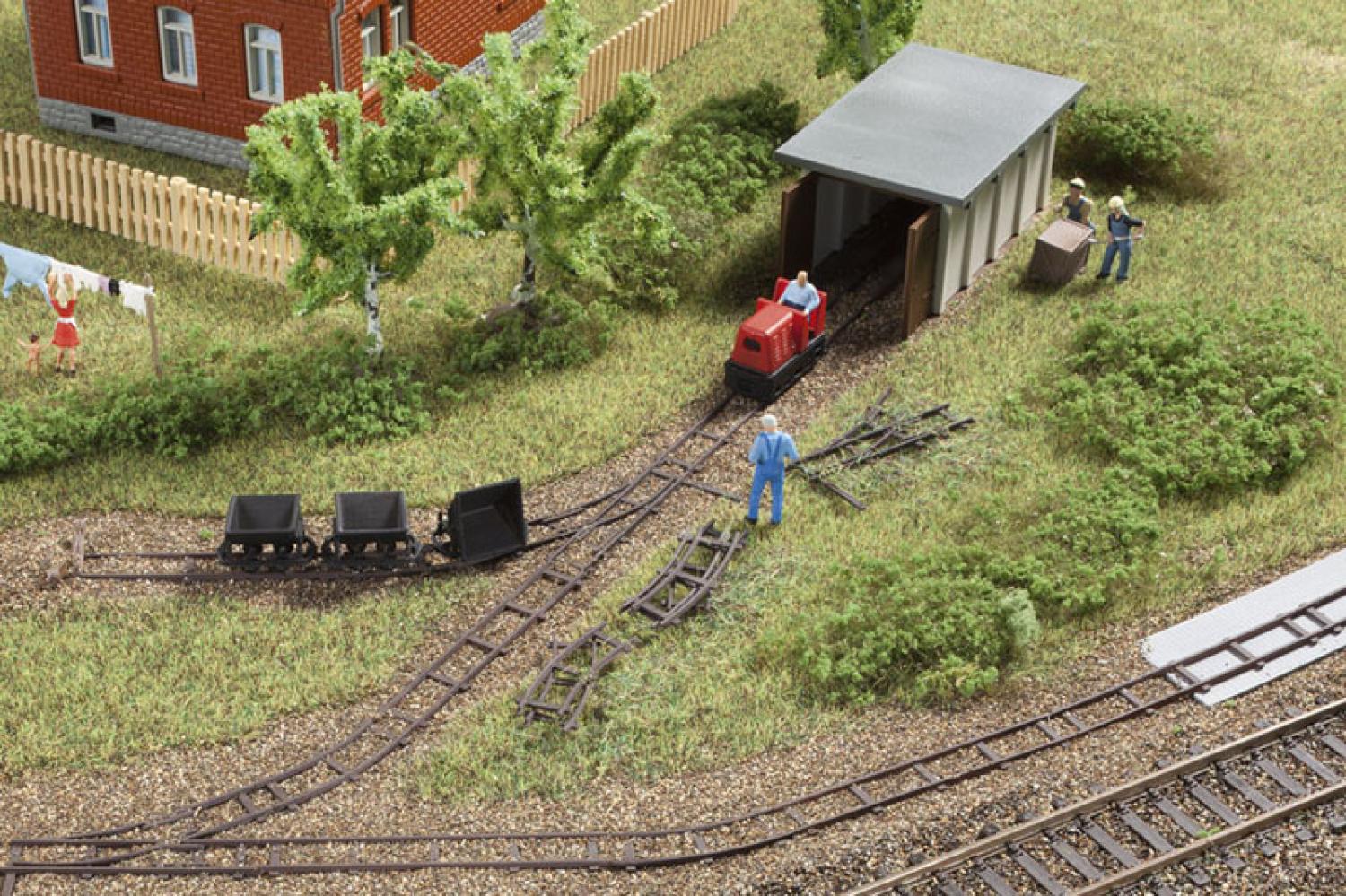 Auhagen 43700 Feldbahnset mit Lokschuppen TT