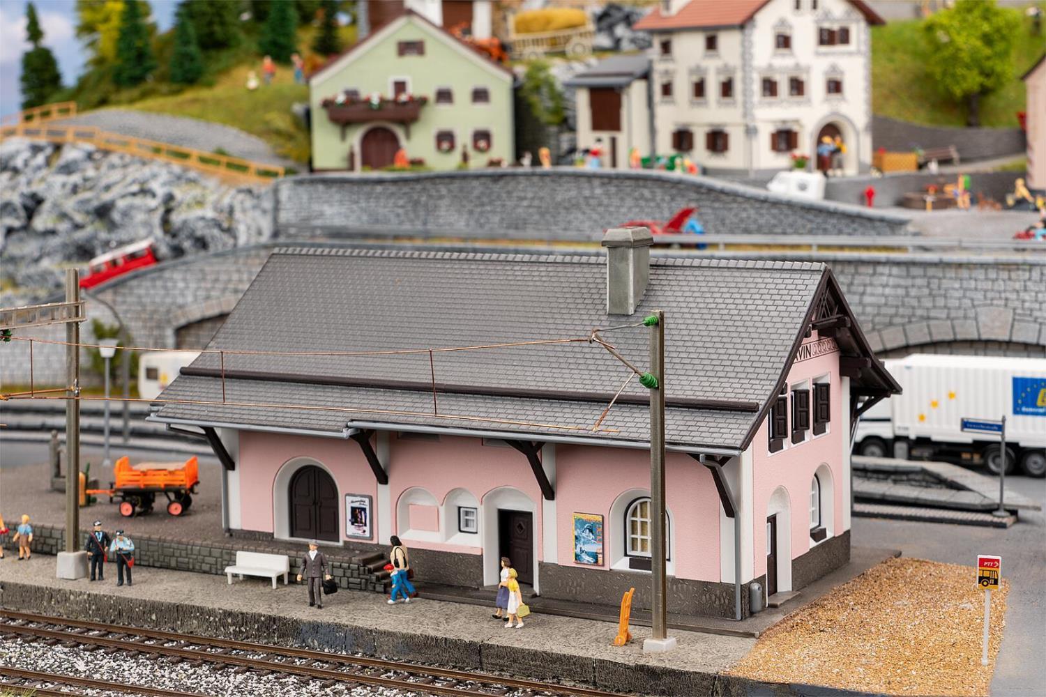Faller 110134 H0 Bahnhof Lavin