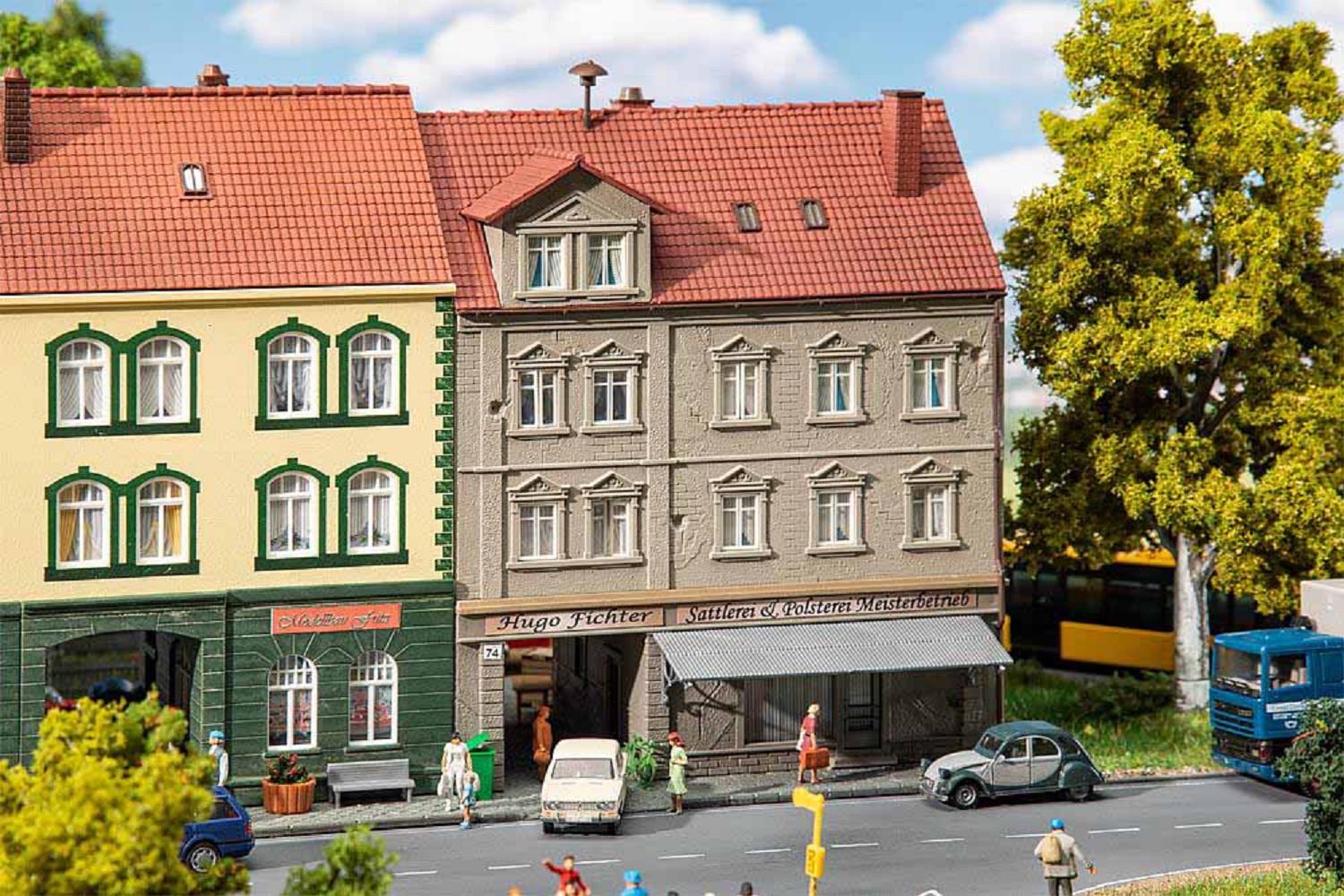 FALLER 191786 (H0) Stadthaus mit Sattlerei