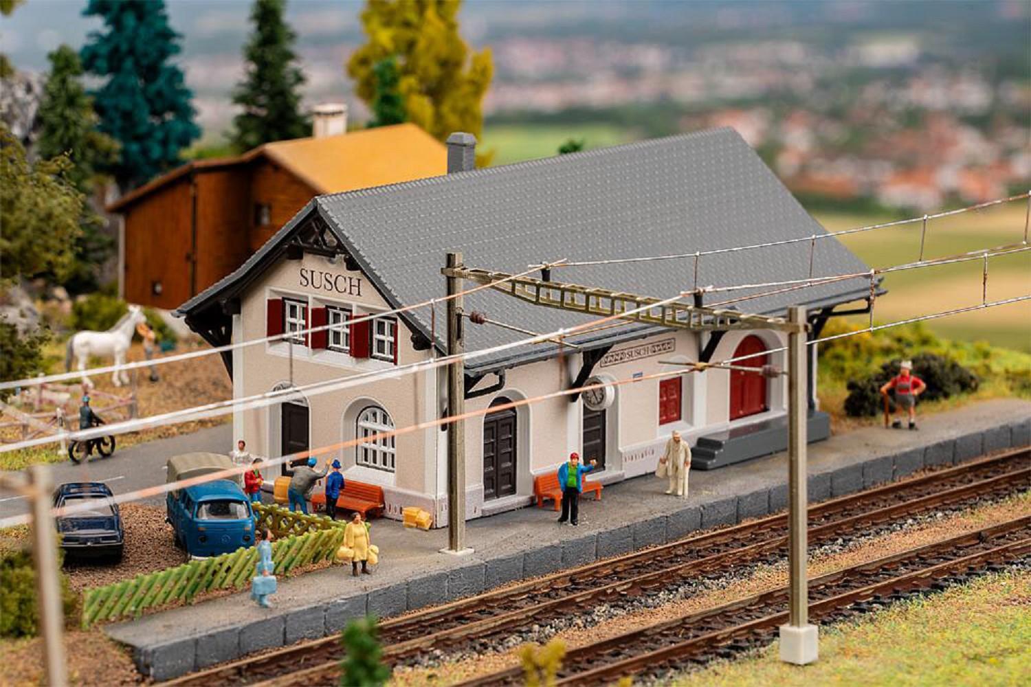 Faller 212125 Bahnhof Susch