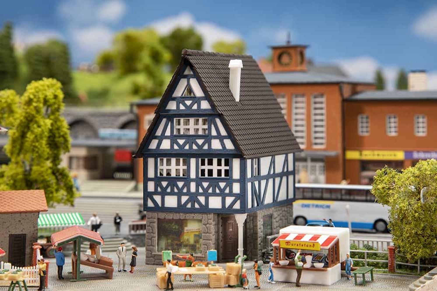 FALLER 232157 (N) Fachwerkhaus mit Apotheke