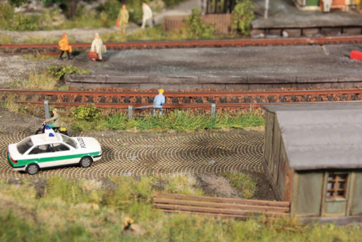 Heki 1817 8 Grasstreifen Sommer,100mm