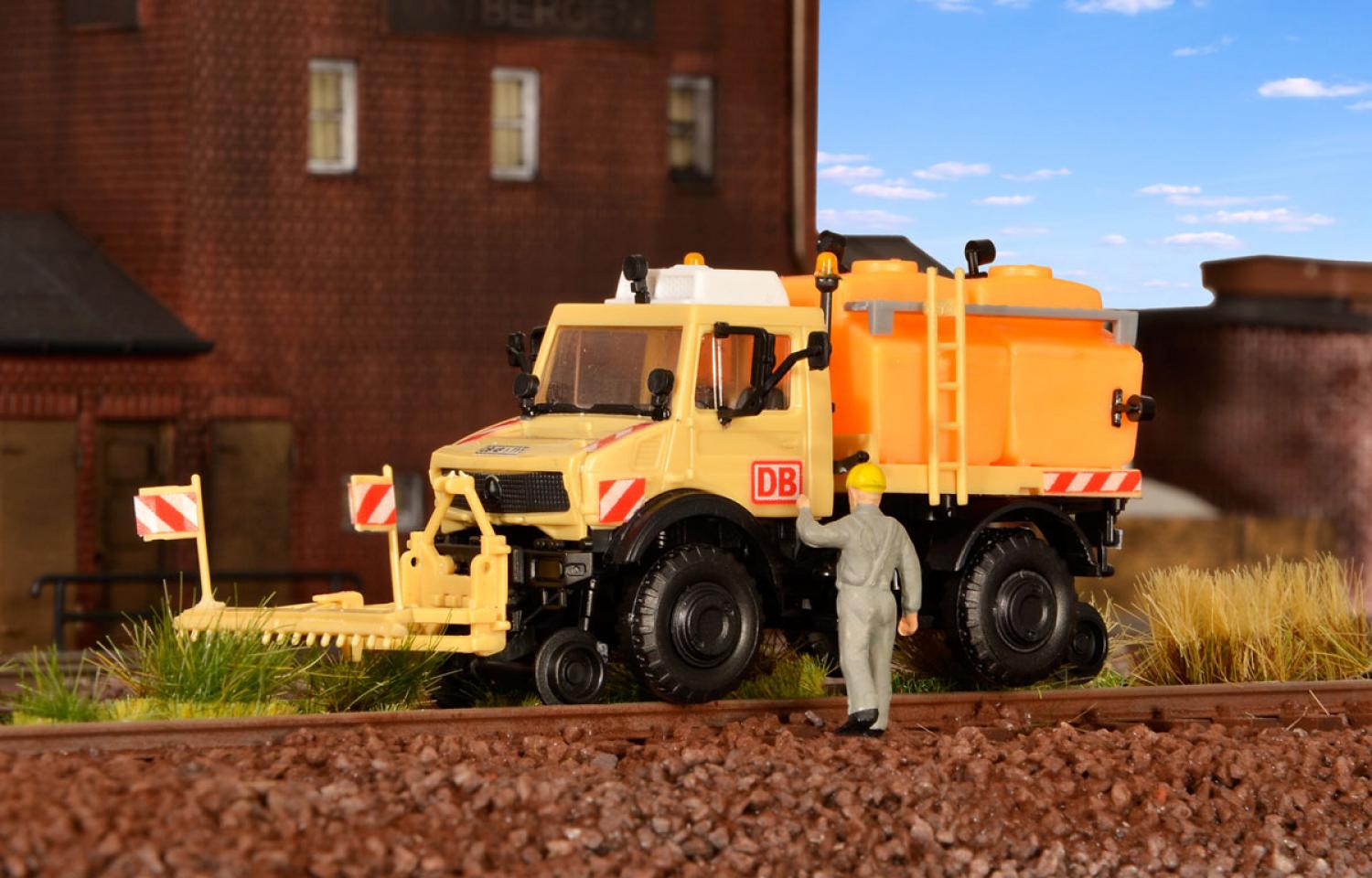 Kibri 16303 H0 Zweiwege UNIMOG mit Sprüh-Einr.