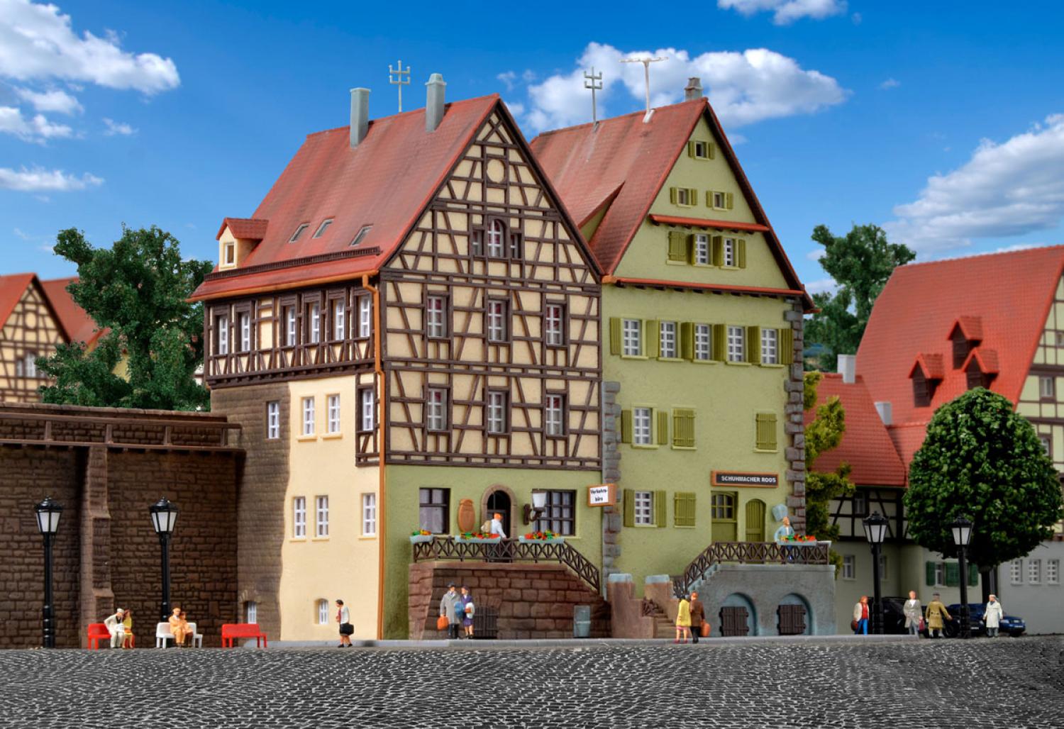 Kibri 37110 N Haus auf der Mauer, 2 Stück